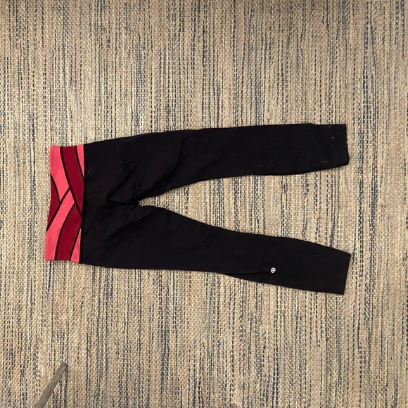 Lululemon Wunder Unders - Picture 2 of 5